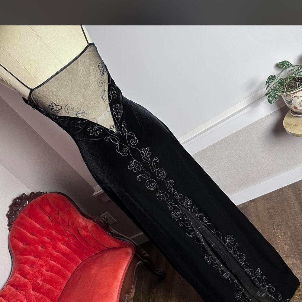 Black Velvet Spaghetti Strap Dress with Floral Embroidery - Picture 5 of 5